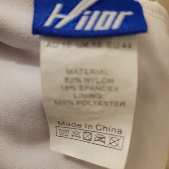 Gorgeous white one piece with multicolor paisley design Size 12 - Picture 8 of 9